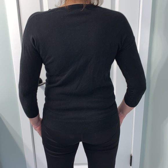 BANANA REPUBLIC V-NECK - Picture 4 of 9